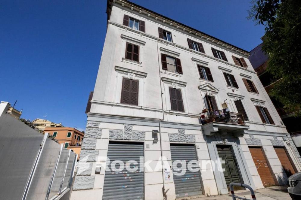 4688d582dec8b917dd19b07cabedc510 - Appartamento trilocale in vendita a Roma