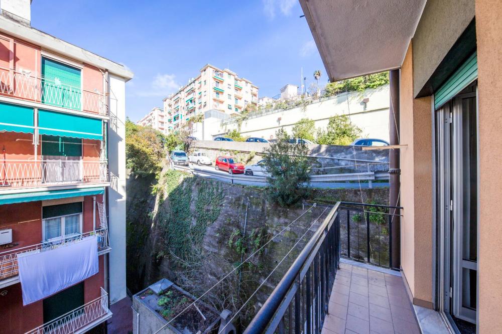 Appartamento quadrilocale in vendita a Genova