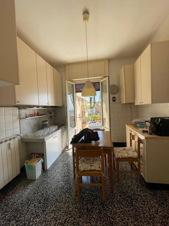 335ad82bab4b78b31ec1d9a433937db4 - Appartamento trilocale in vendita a Genova