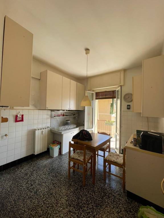 0bb048c0f20afaae6d23d972b0a42407 - Appartamento trilocale in vendita a Genova