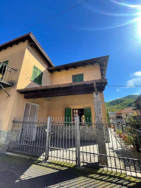 Villa plurilocale in vendita a Genova
