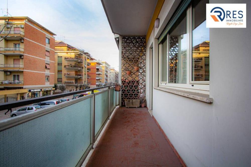 53f982e7f3090843ede1b99f9bbc6ef4 - Appartamento quadrilocale in vendita a Roma