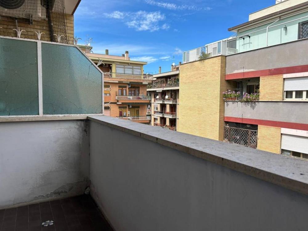 1cb1b814a8fb3eca42c5afe327ff089e - Appartamento trilocale in vendita a Roma