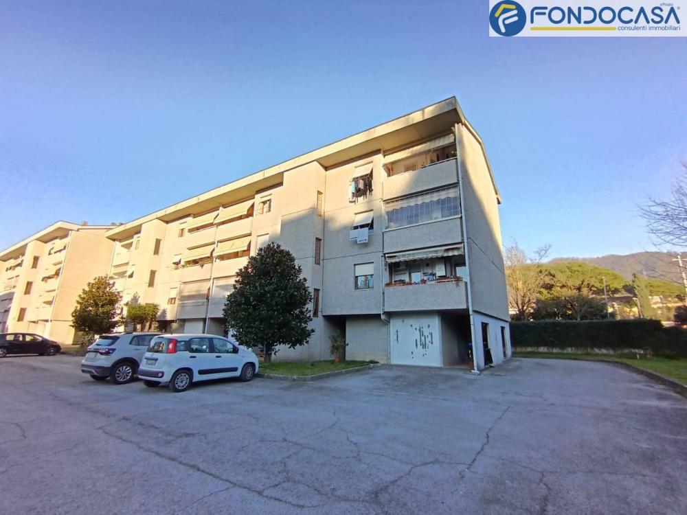 Appartamento plurilocale in vendita a Carrara
