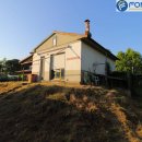 Villa indipendente plurilocale in vendita a Sarzana