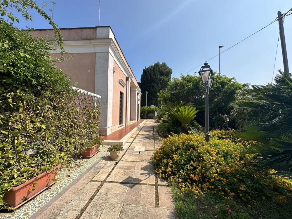 Villa plurilocale in vendita a taranto