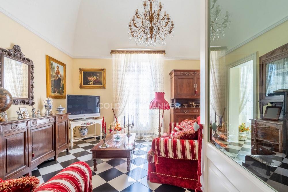 Appartamento quadrilocale in vendita a Brindisi