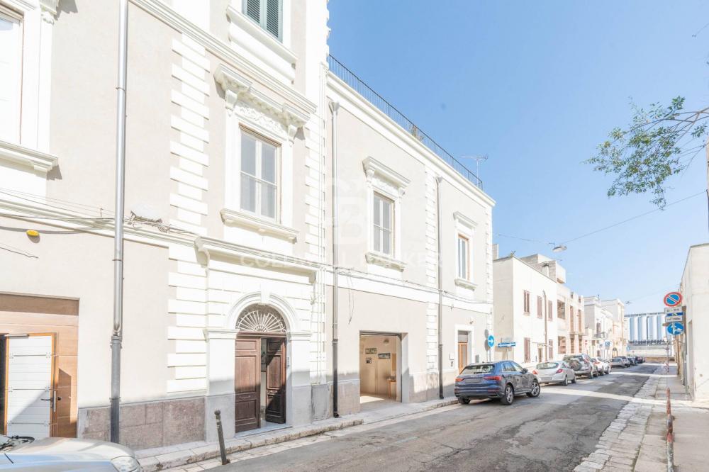Appartamento quadrilocale in vendita a Brindisi