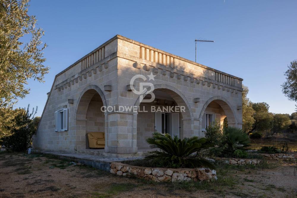 Villa indipendente quadrilocale in vendita a Carovigno