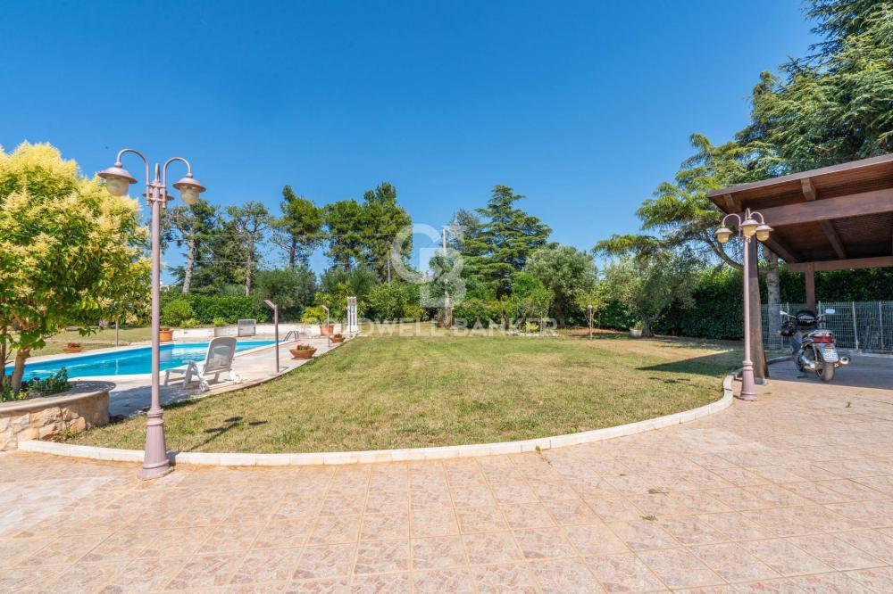 Villa indipendente plurilocale in vendita a Ostuni