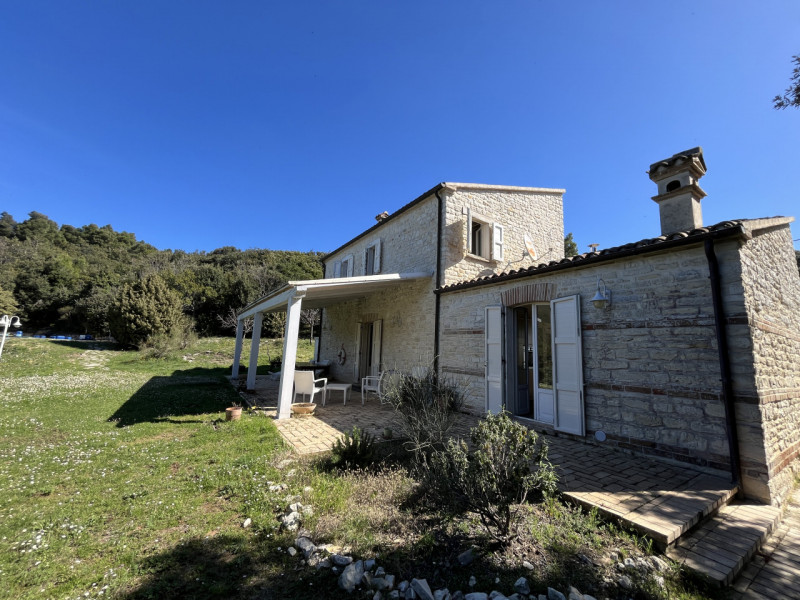 Villa plurilocale in vendita a ancona