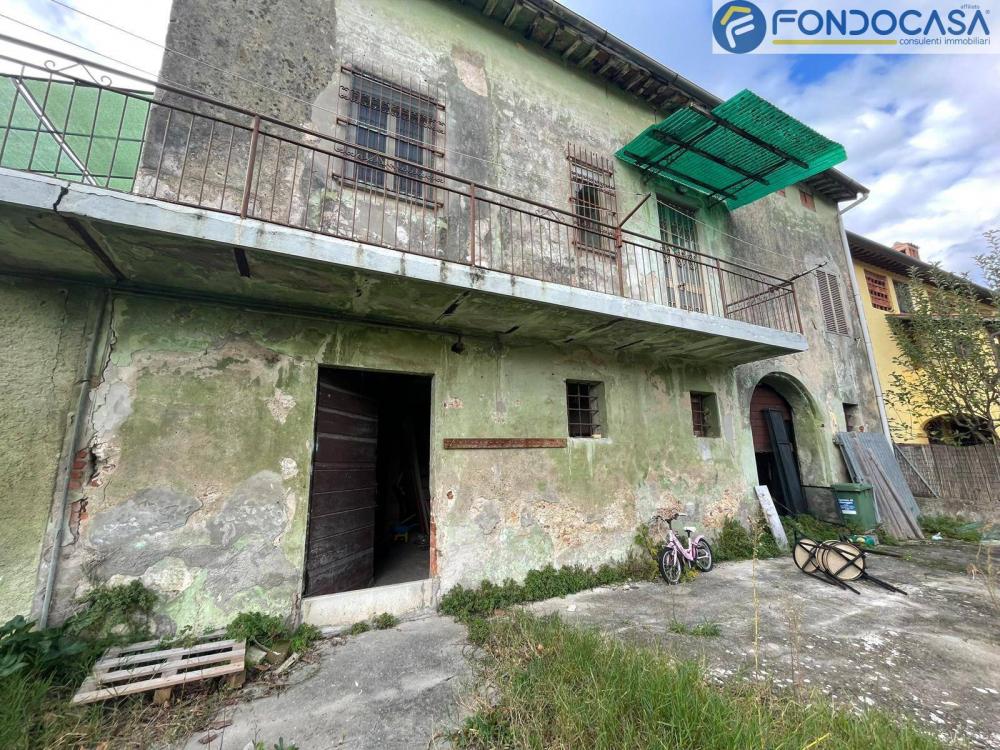 Casa quadrilocale in vendita a Camaiore