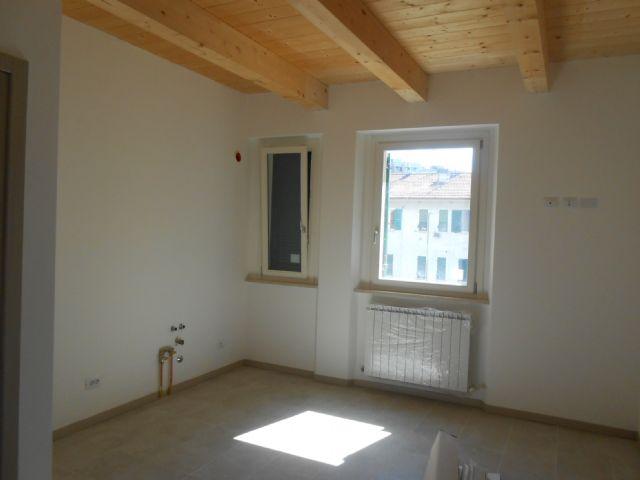 Appartamento quadrilocale in vendita a Ancona