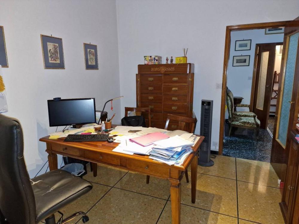 0fa86eb599bd33ab4e7ddb79c840c932 - Appartamento trilocale in vendita a Rapallo