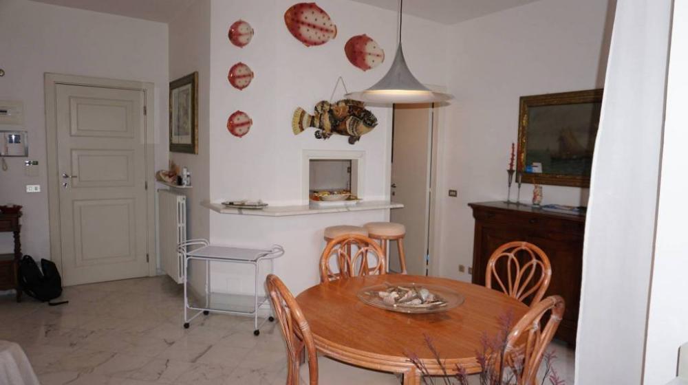 2bc0ad60eb12ce6839fb89296f947cf1 - Appartamento quadrilocale in vendita a Rapallo