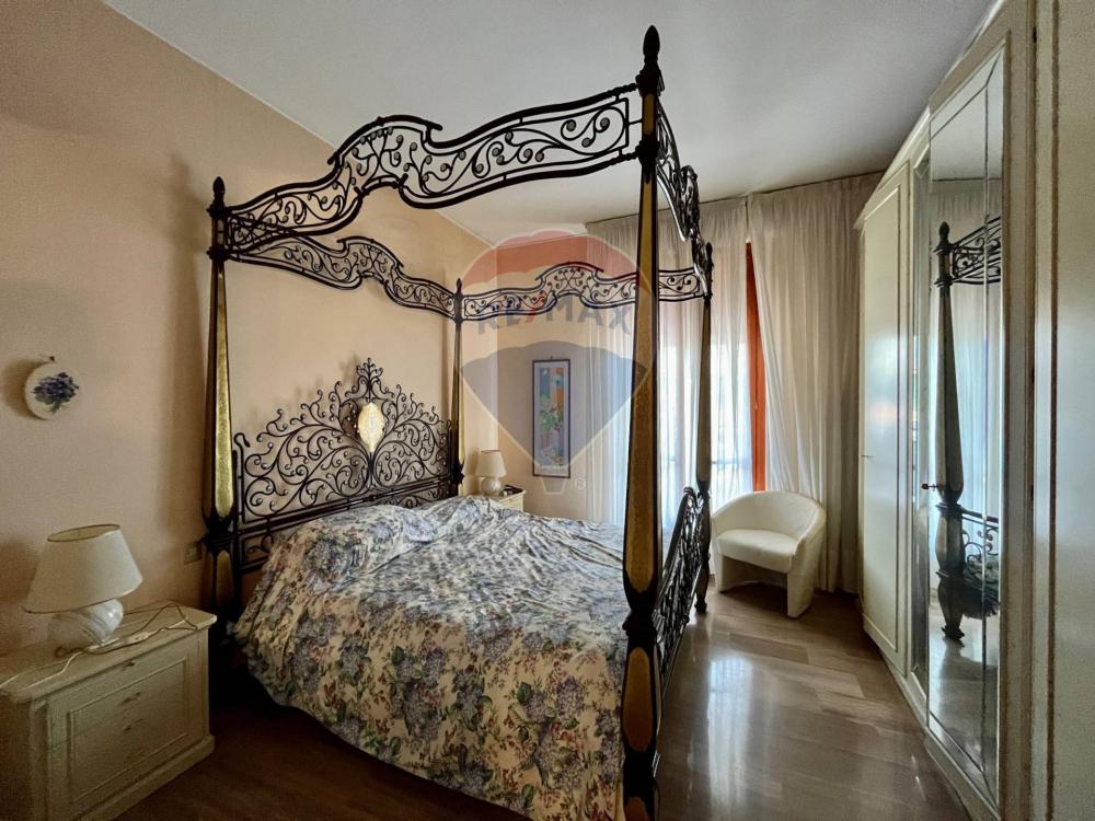 Villa plurilocale in vendita a Albenga