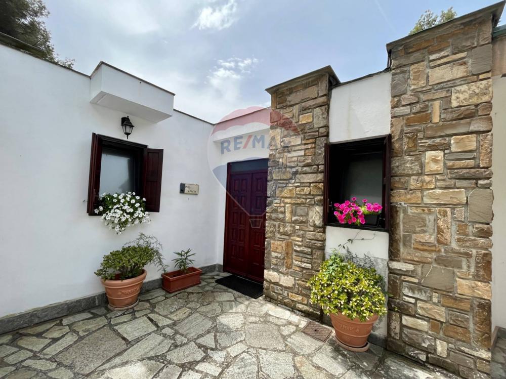 Villa plurilocale in vendita a Andora