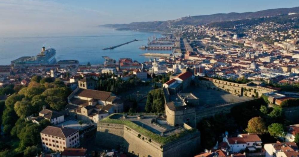 Appartamento trilocale in vendita a Trieste