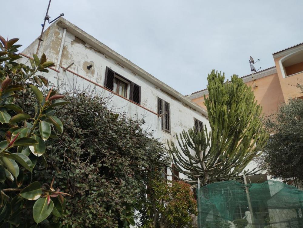 Appartamento trilocale in vendita a Santa Teresa Gallura
