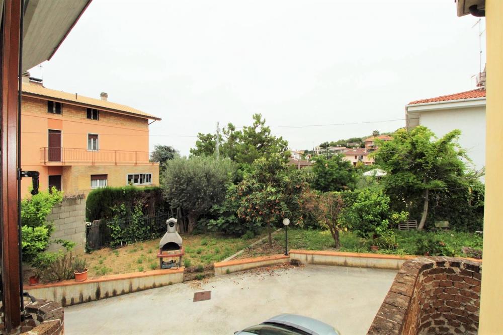 Villaschiera plurilocale in vendita a San Benedetto del Tronto