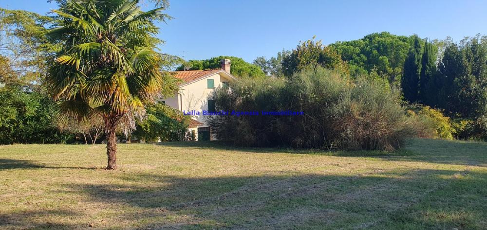 Villa plurilocale in vendita a Pesaro