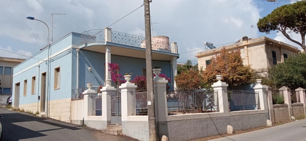 Villa indipendente plurilocale in vendita a Donnalucata