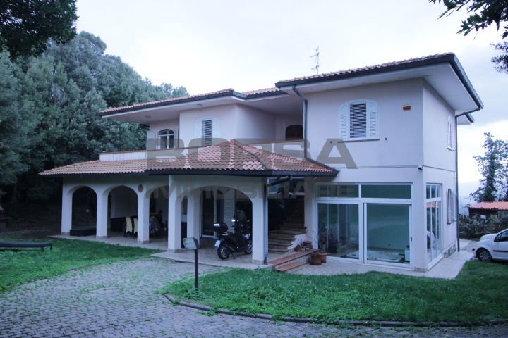 Villa indipendente plurilocale in vendita a Nibbiaia