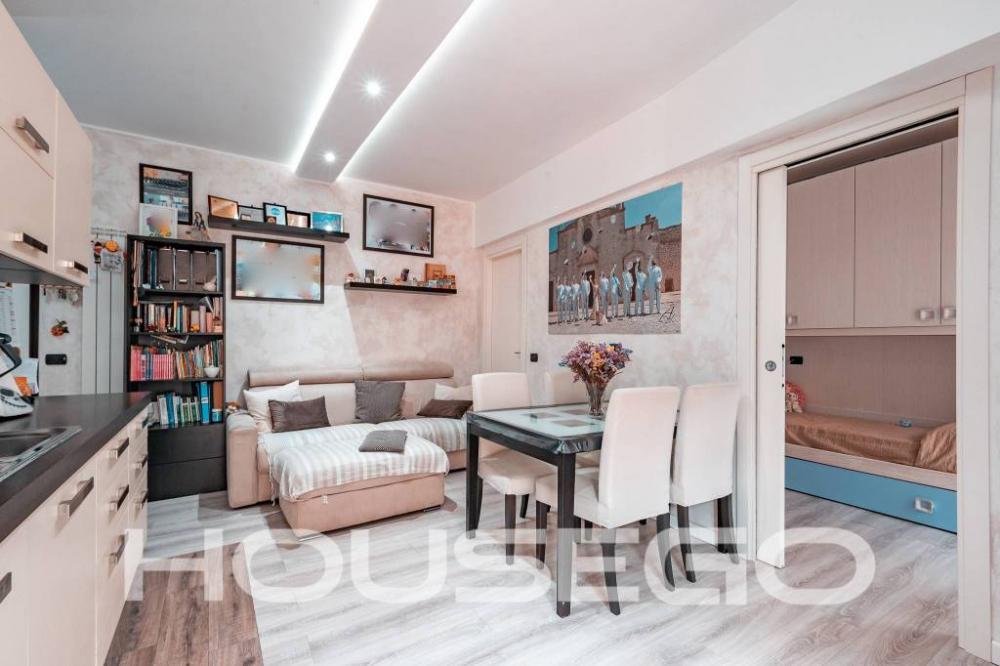 a745cc75a9463824fac5a64960de391e - Appartamento trilocale in vendita a Genova