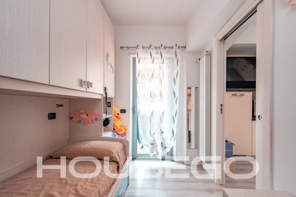 bf92850a908d078e3dc3eb12365aa739 - Appartamento trilocale in vendita a Genova