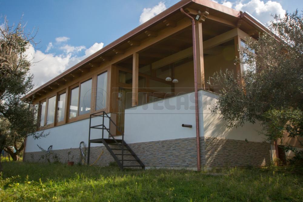 Villa indipendente plurilocale in vendita a rometta